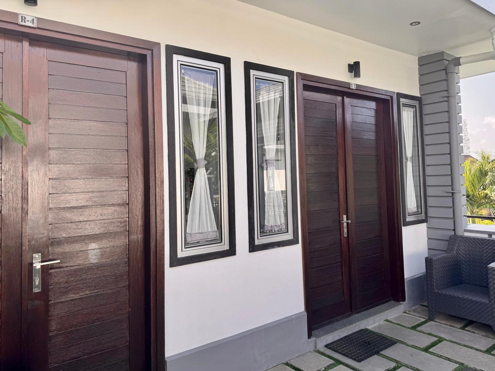 Villa Rumah Putih Abu Abu Senggigi Εξωτερικό φωτογραφία