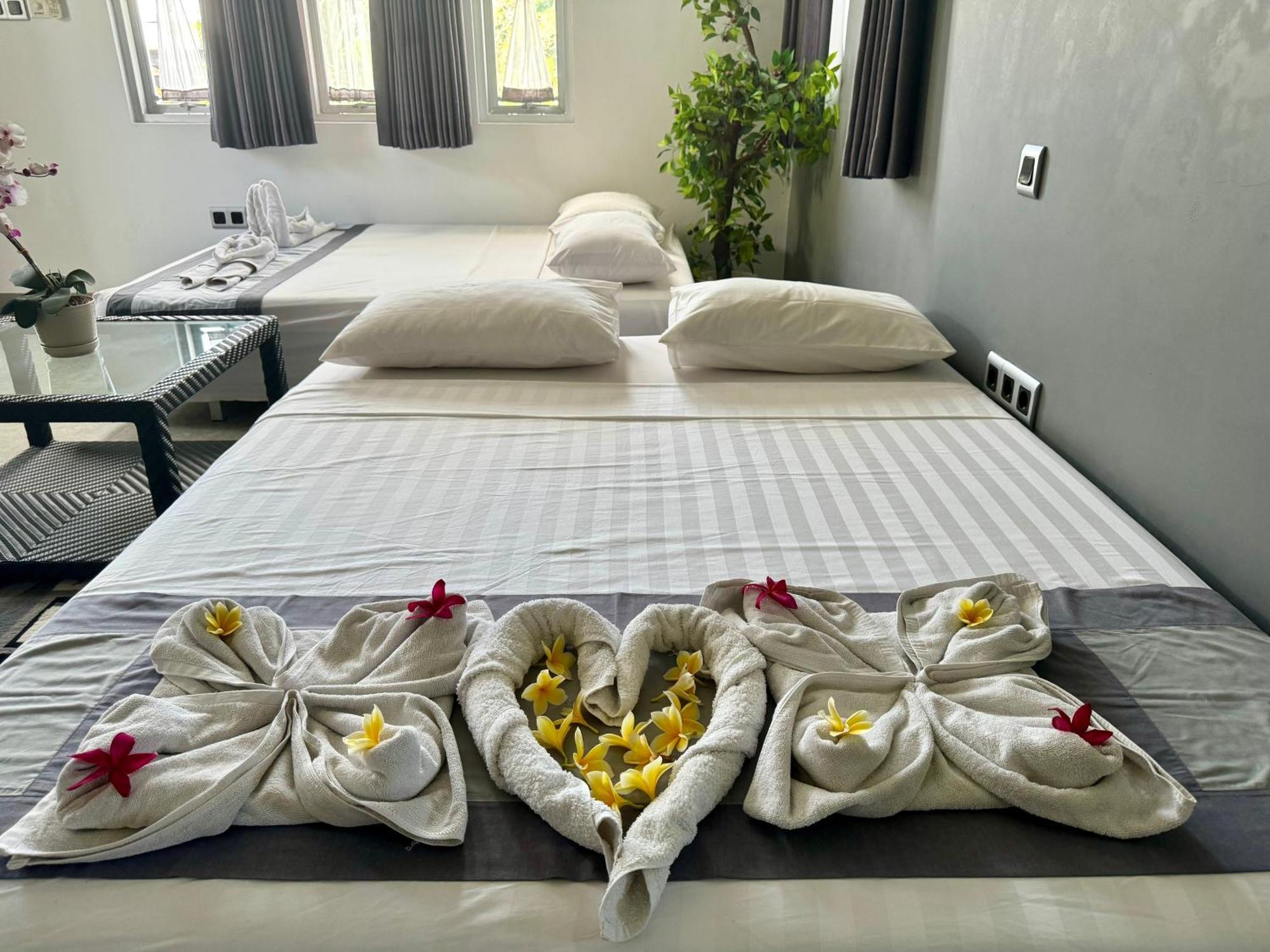 Villa Rumah Putih Abu Abu Senggigi Εξωτερικό φωτογραφία