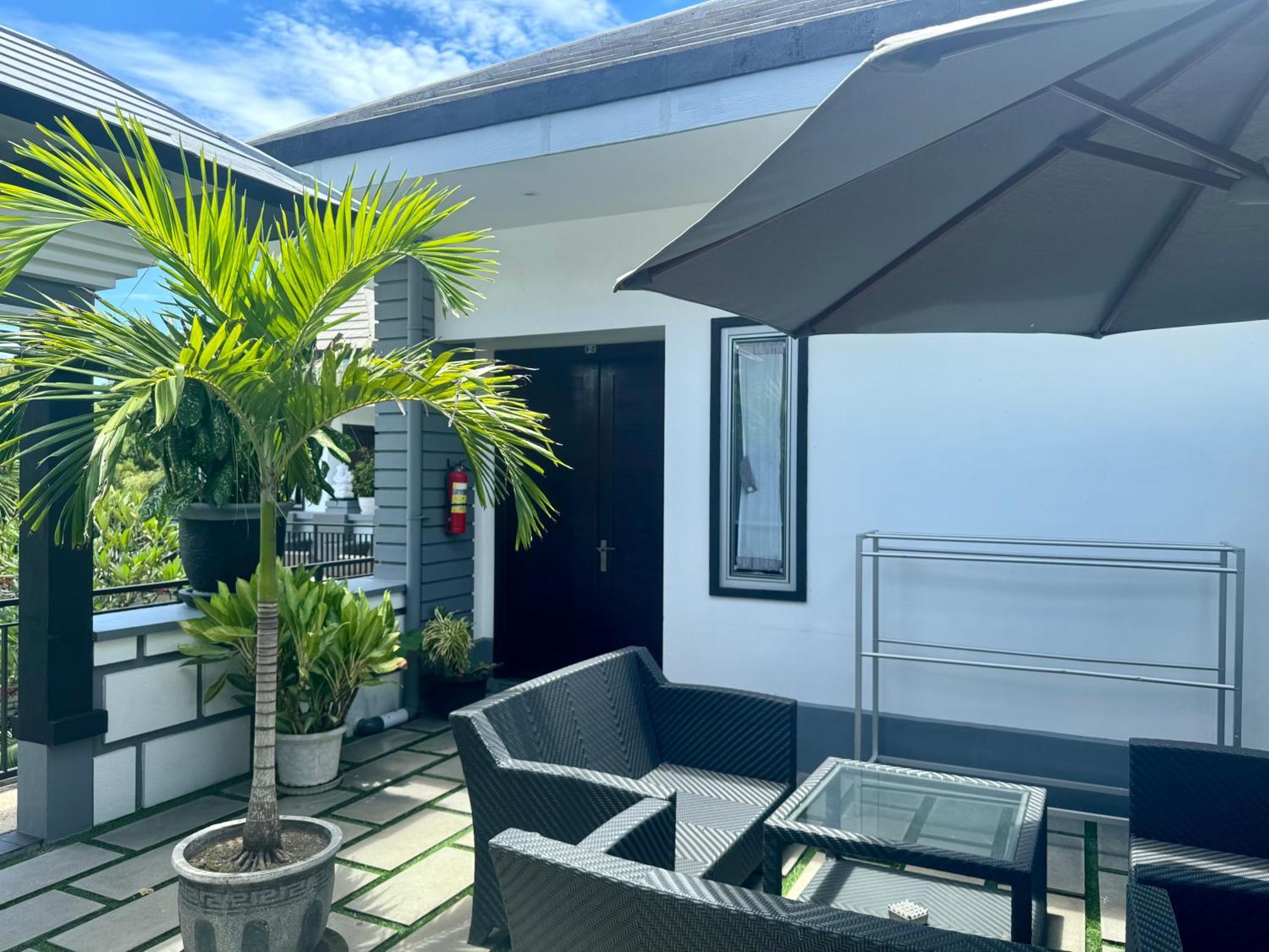 Villa Rumah Putih Abu Abu Senggigi Εξωτερικό φωτογραφία