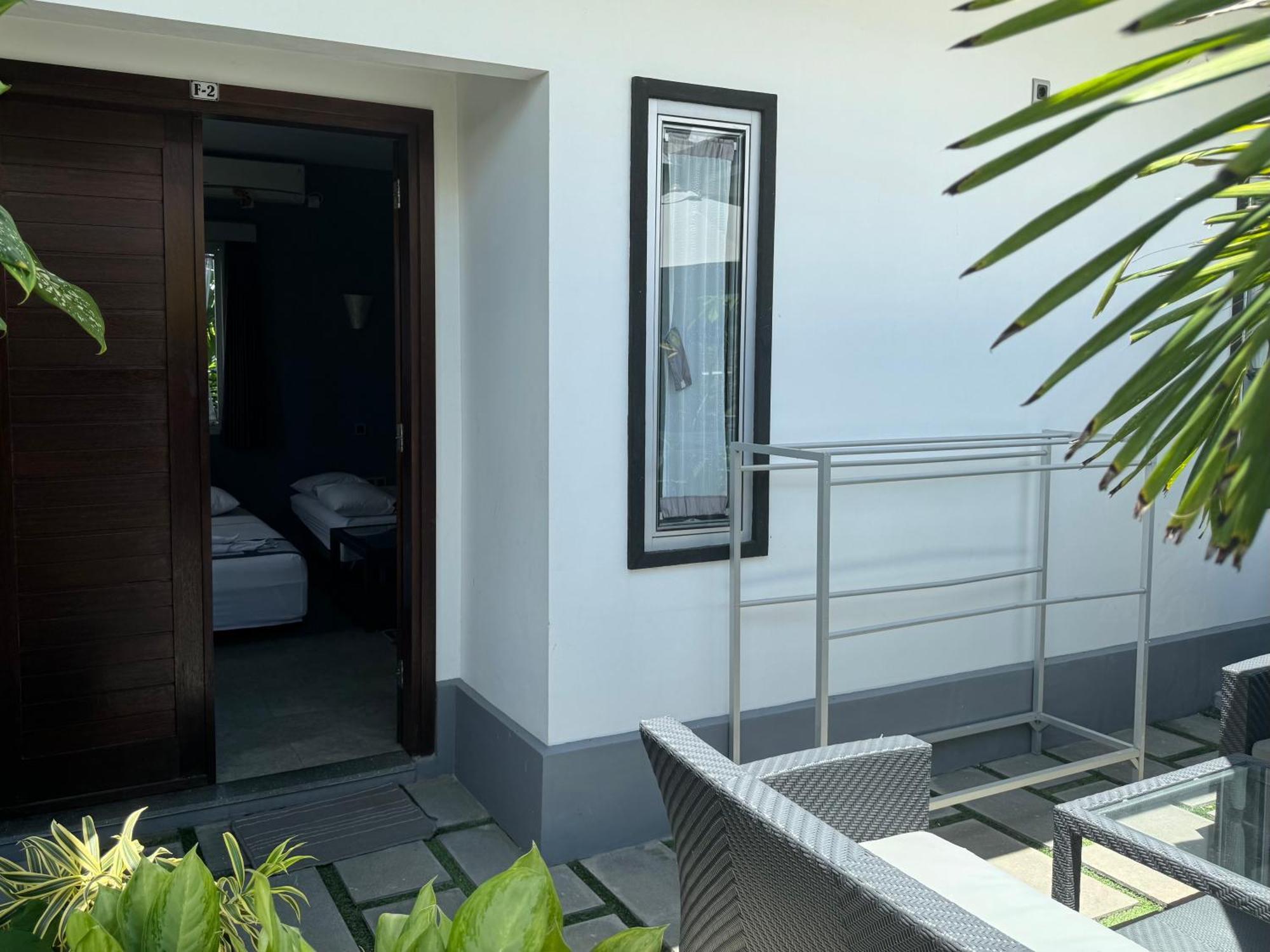 Villa Rumah Putih Abu Abu Senggigi Εξωτερικό φωτογραφία