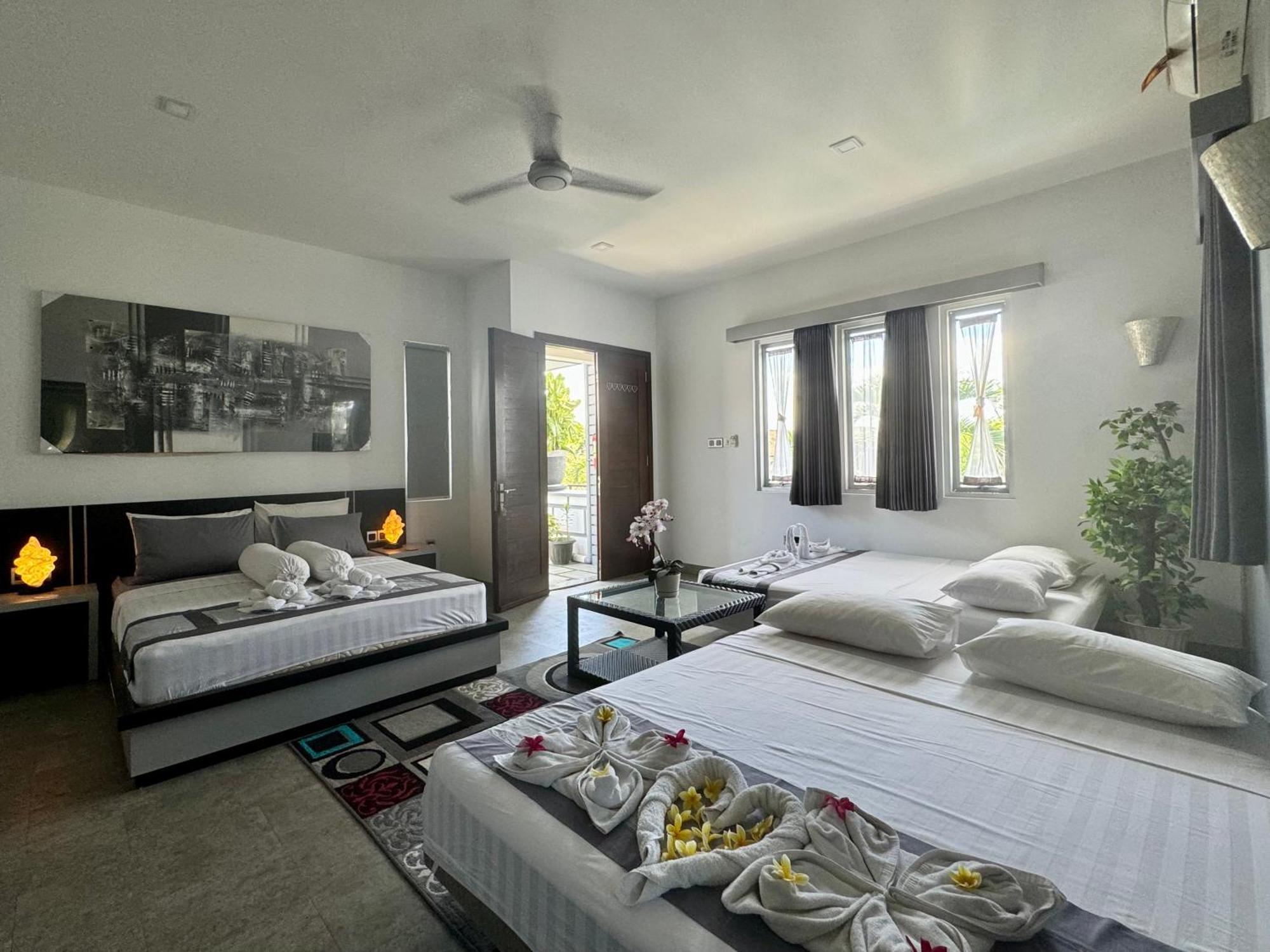 Villa Rumah Putih Abu Abu Senggigi Εξωτερικό φωτογραφία