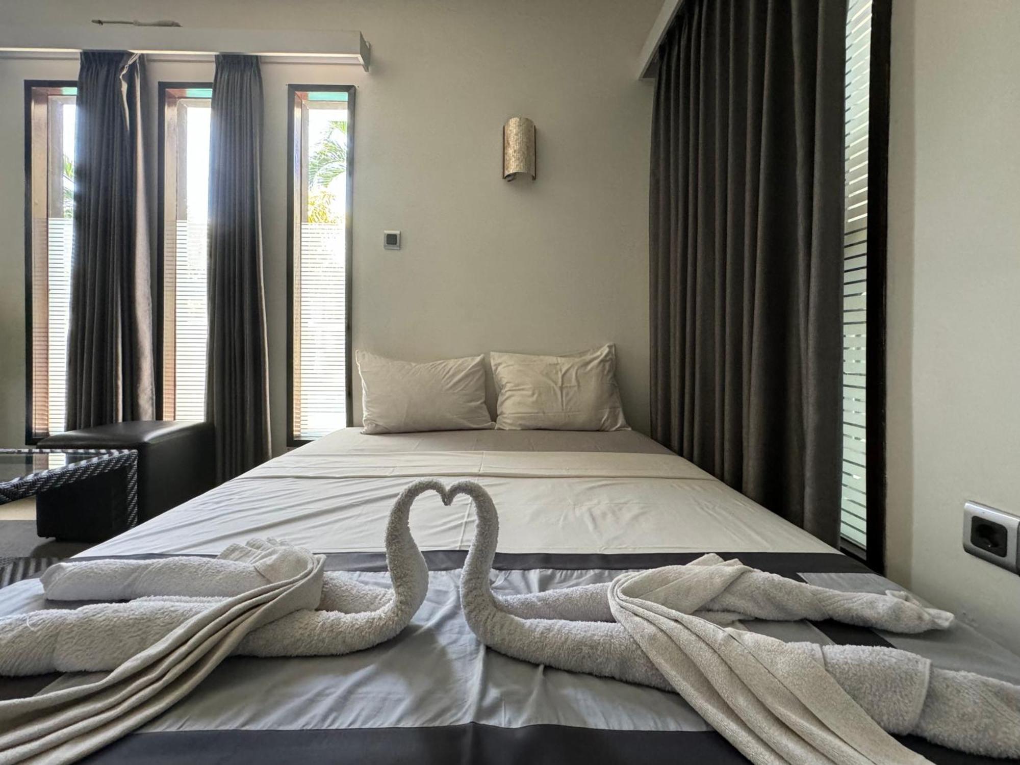 Villa Rumah Putih Abu Abu Senggigi Εξωτερικό φωτογραφία