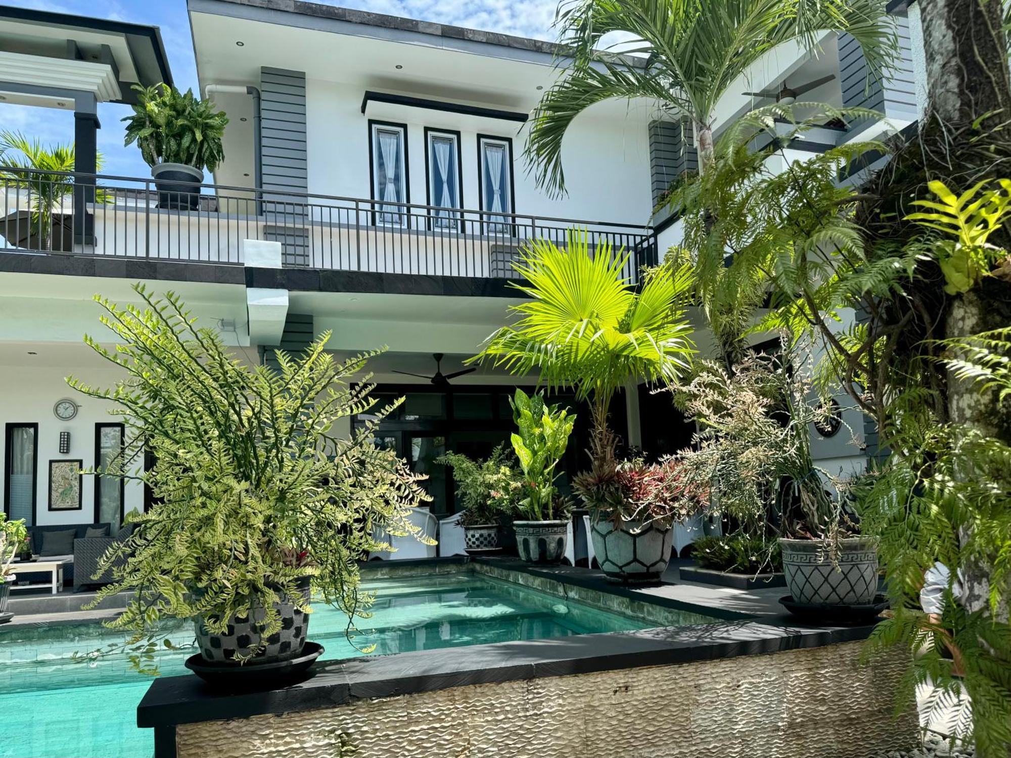 Villa Rumah Putih Abu Abu Senggigi Εξωτερικό φωτογραφία