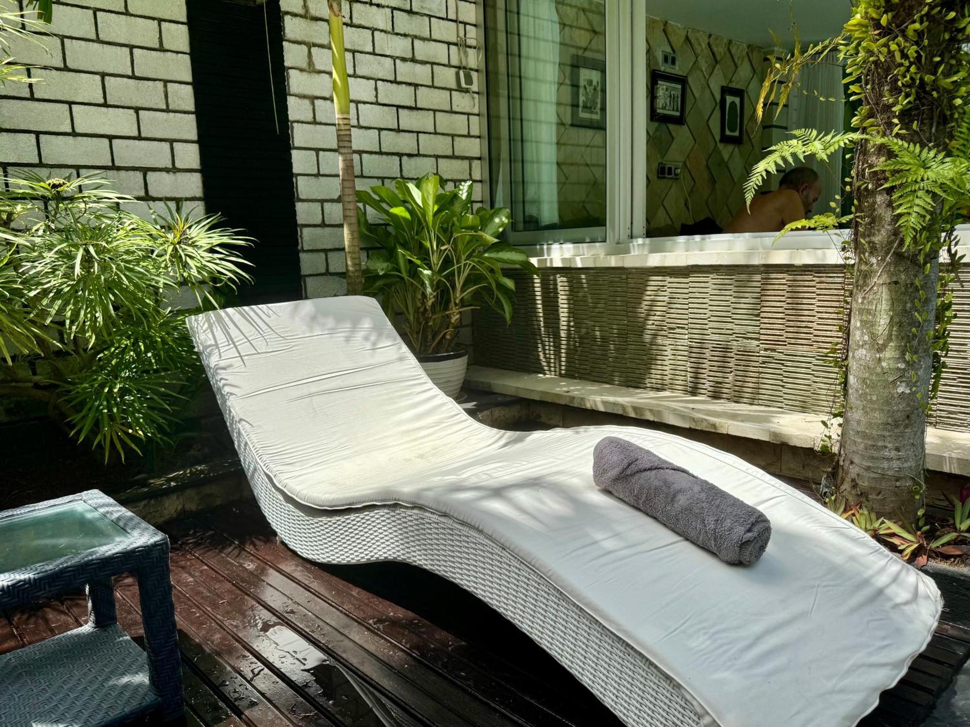 Villa Rumah Putih Abu Abu Senggigi Εξωτερικό φωτογραφία
