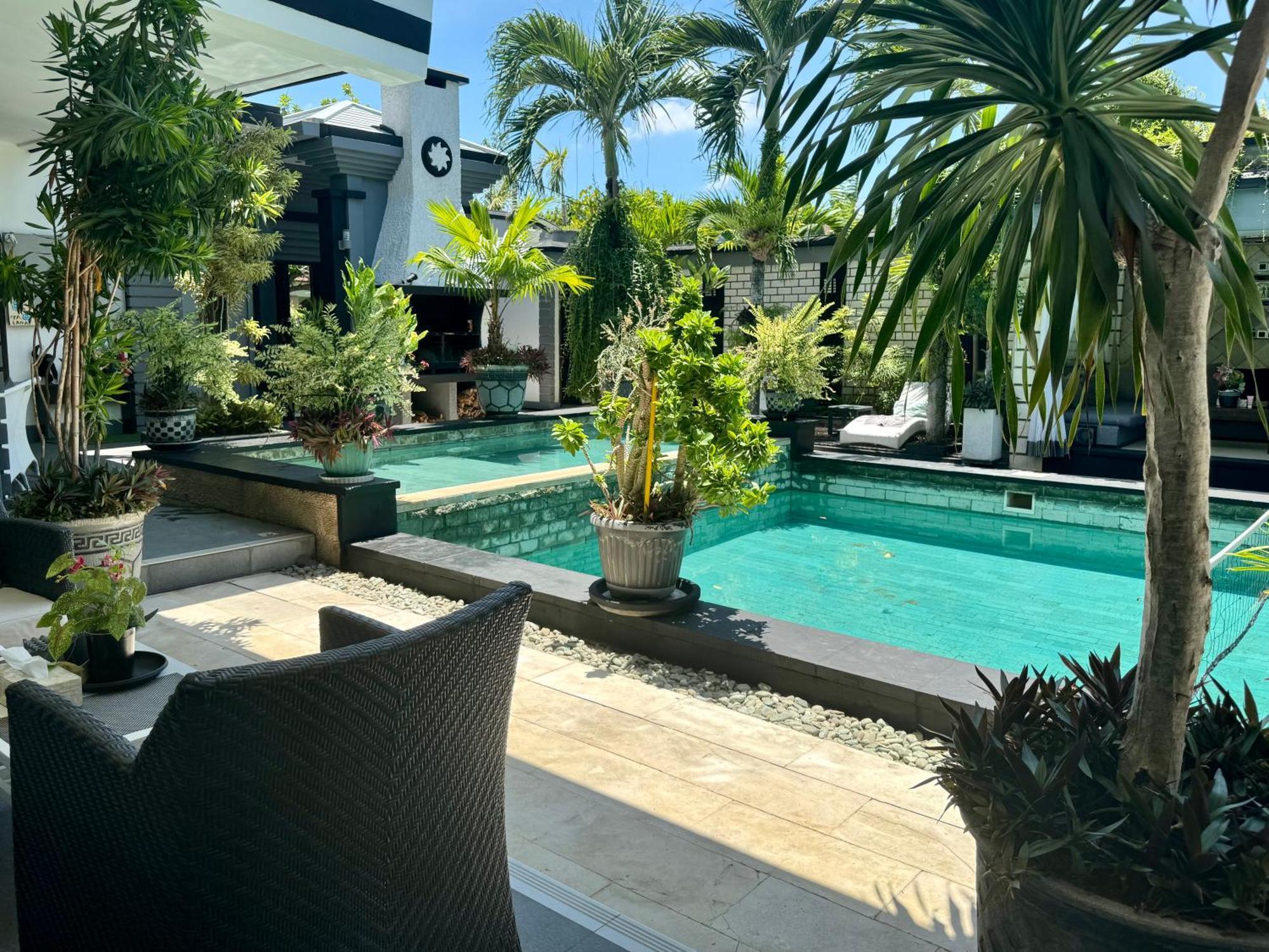 Villa Rumah Putih Abu Abu Senggigi Εξωτερικό φωτογραφία