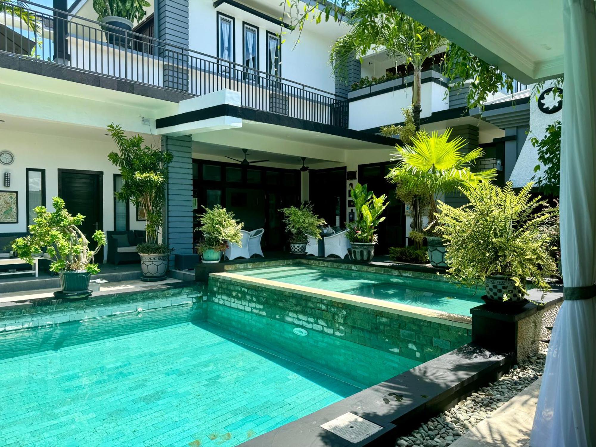 Villa Rumah Putih Abu Abu Senggigi Εξωτερικό φωτογραφία