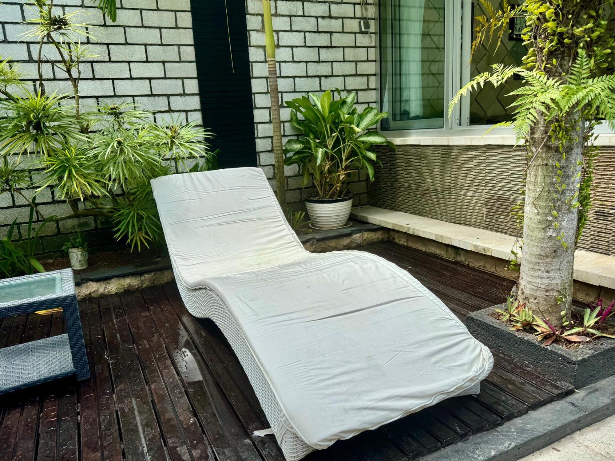 Villa Rumah Putih Abu Abu Senggigi Εξωτερικό φωτογραφία