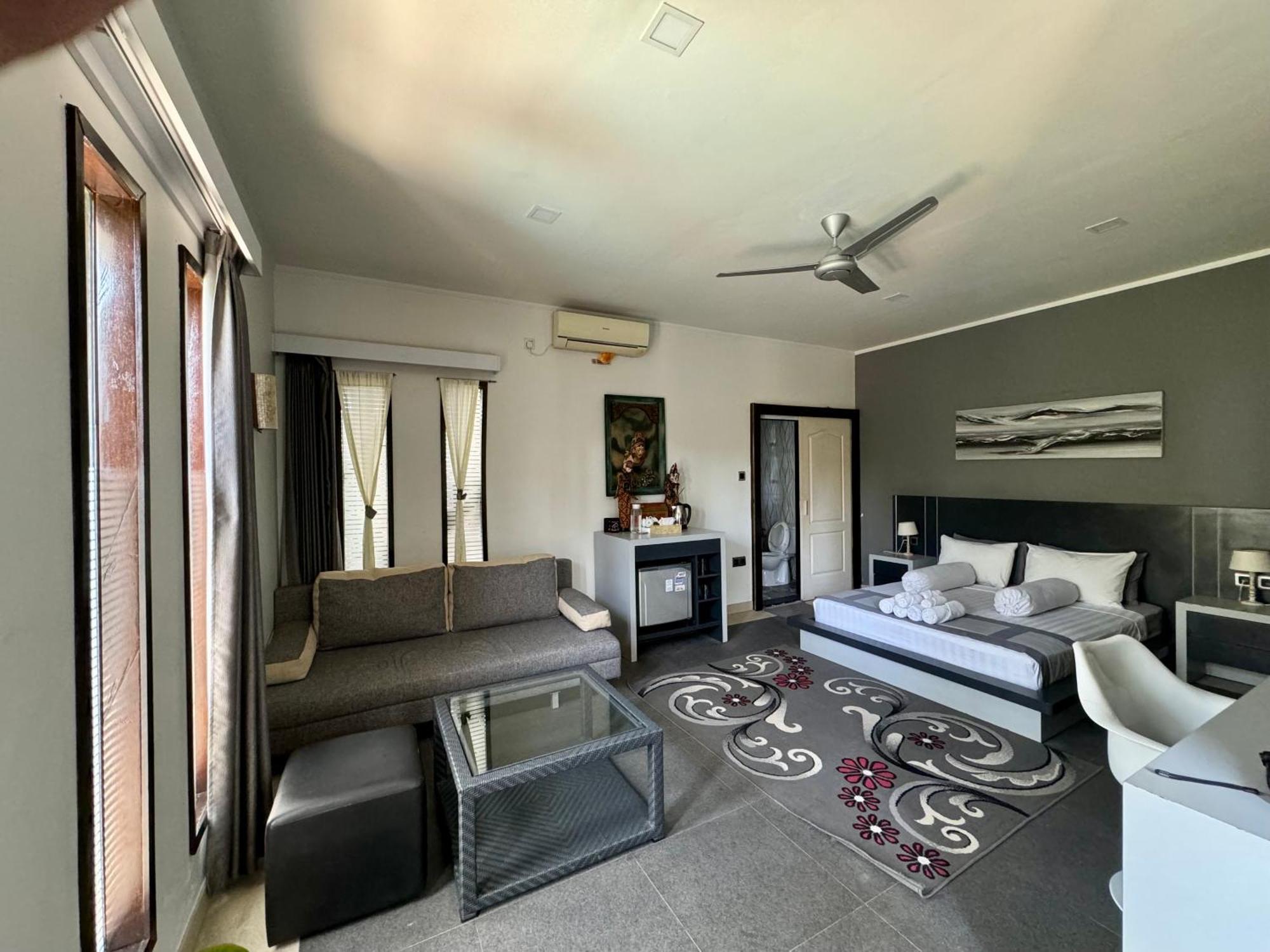 Villa Rumah Putih Abu Abu Senggigi Εξωτερικό φωτογραφία