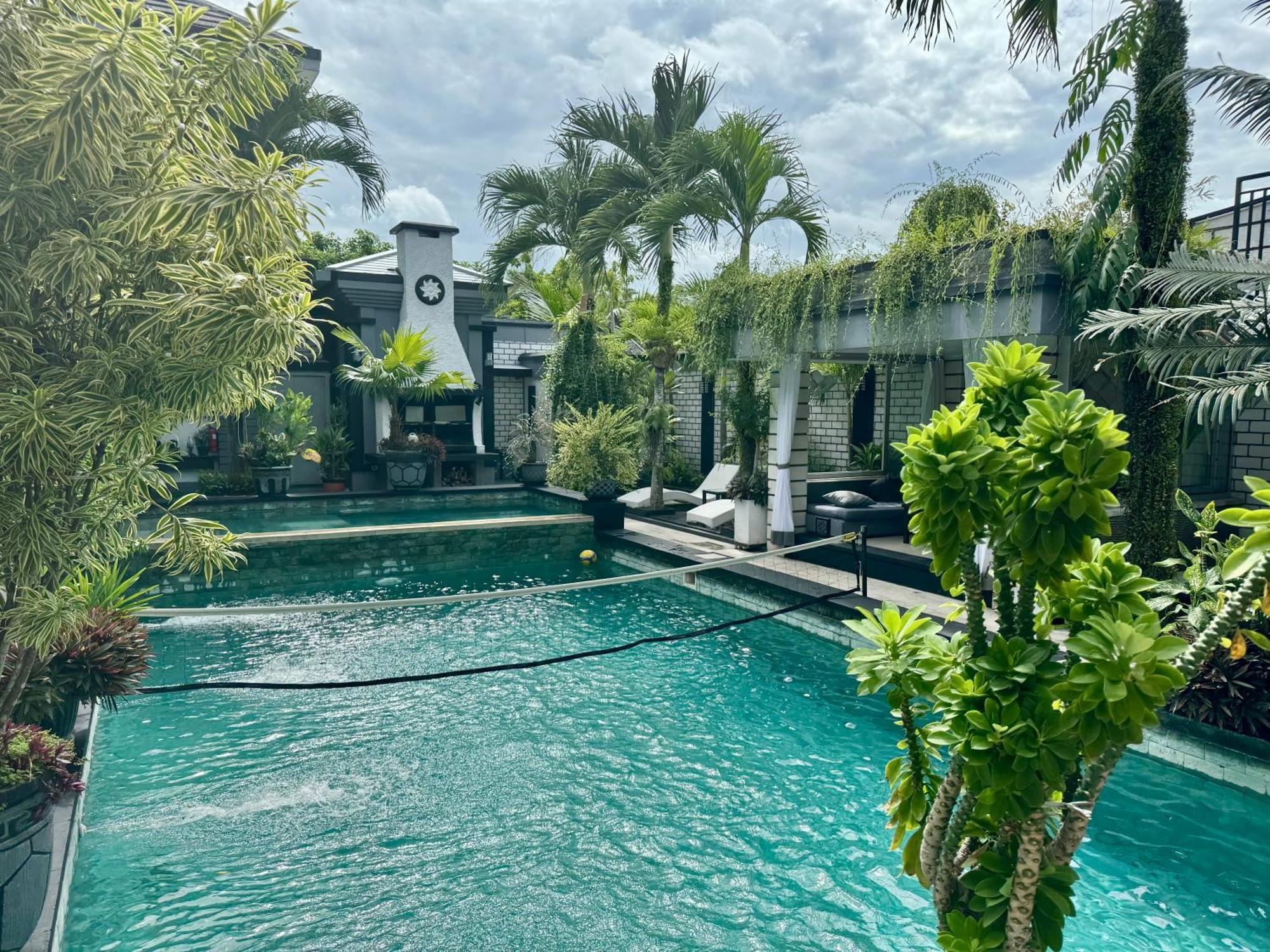 Villa Rumah Putih Abu Abu Senggigi Εξωτερικό φωτογραφία