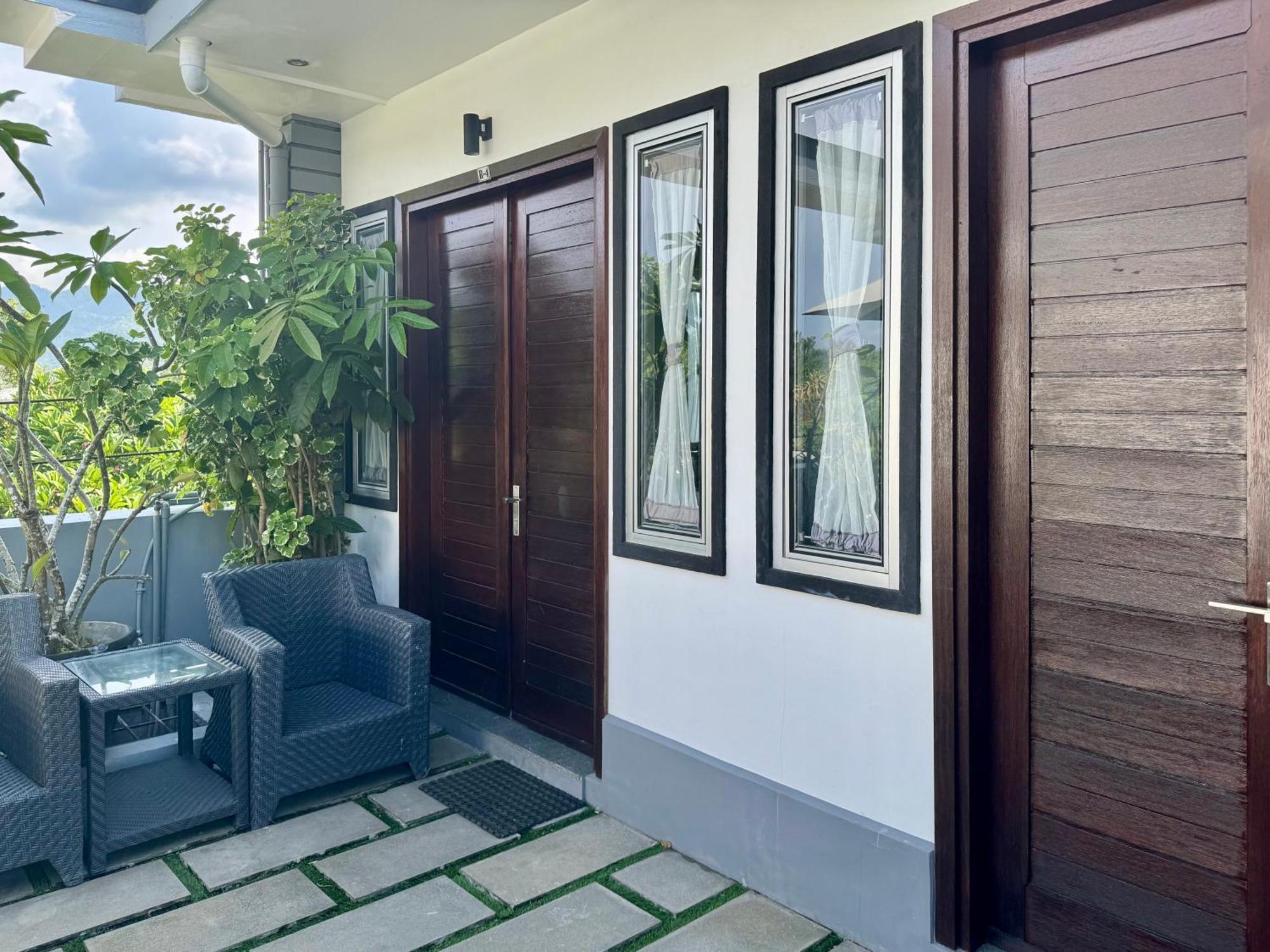 Villa Rumah Putih Abu Abu Senggigi Εξωτερικό φωτογραφία