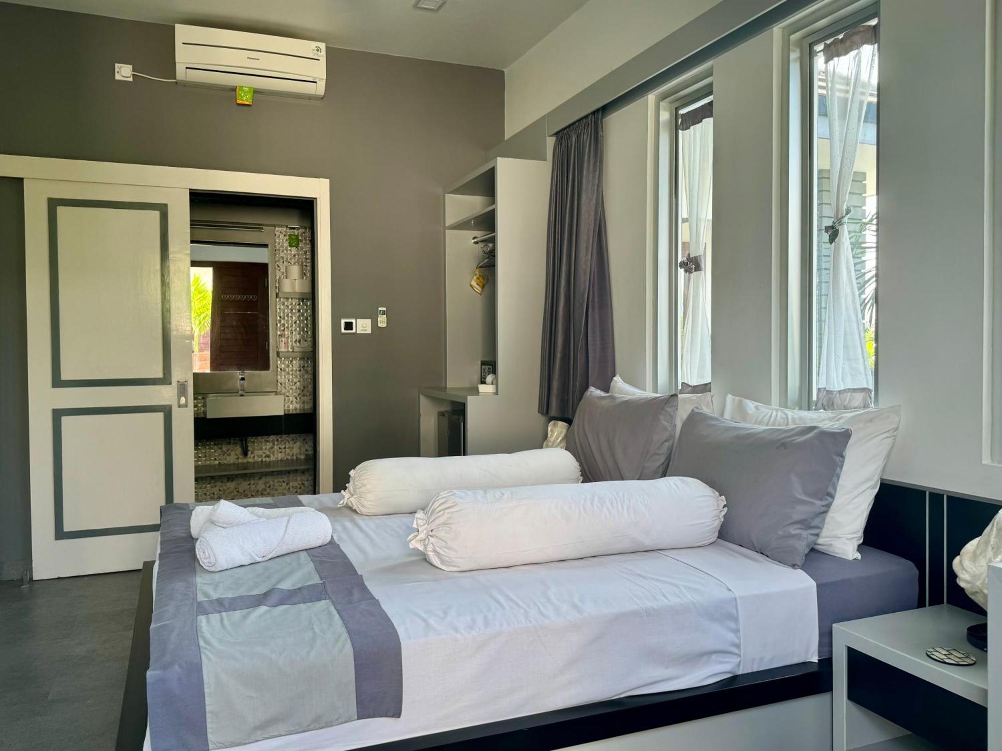 Villa Rumah Putih Abu Abu Senggigi Εξωτερικό φωτογραφία