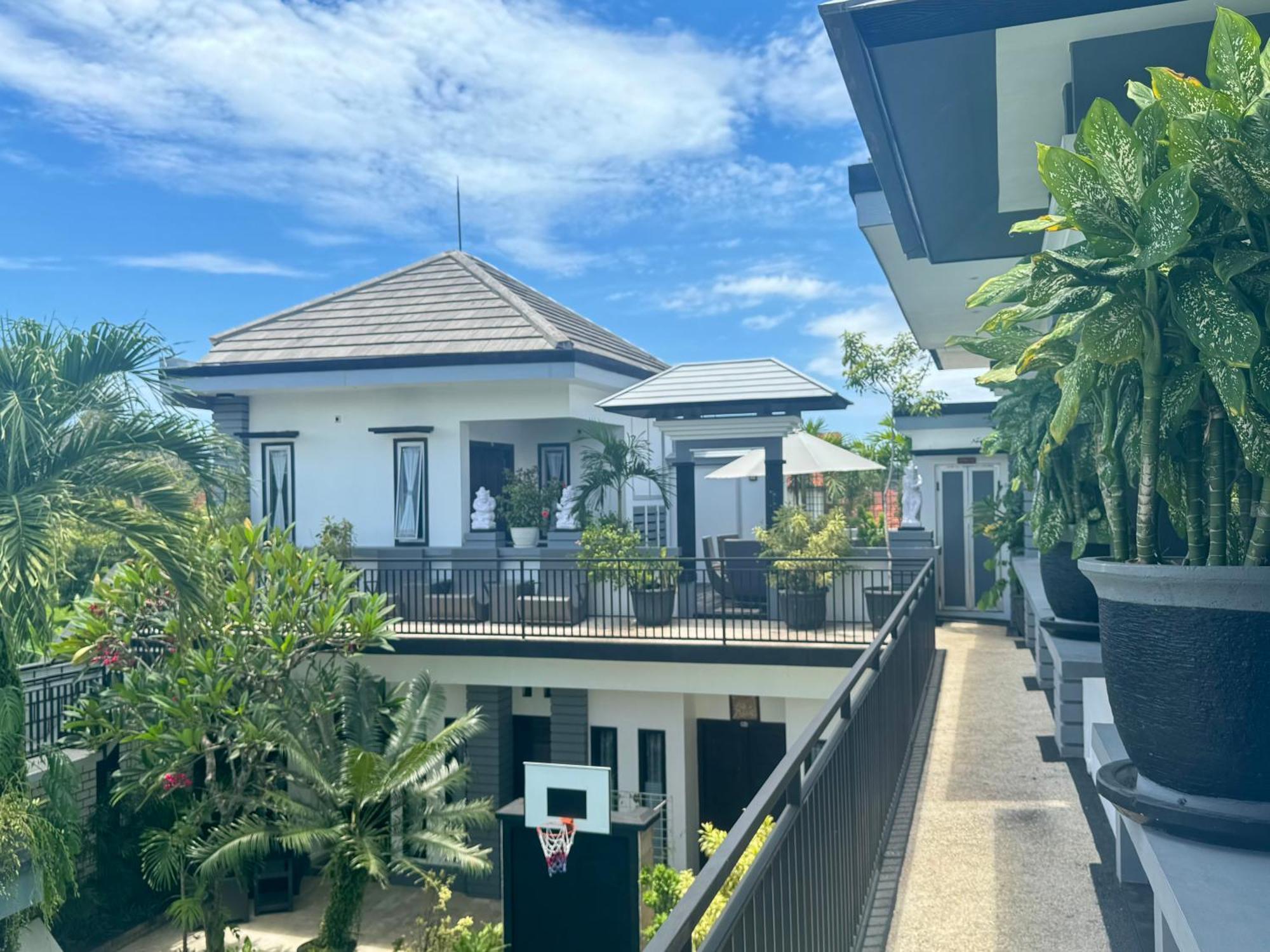 Villa Rumah Putih Abu Abu Senggigi Εξωτερικό φωτογραφία
